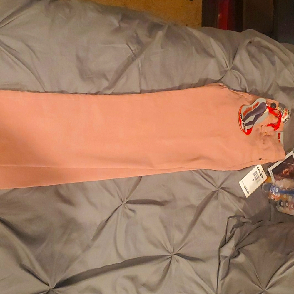 Never worn hot kiss jeans